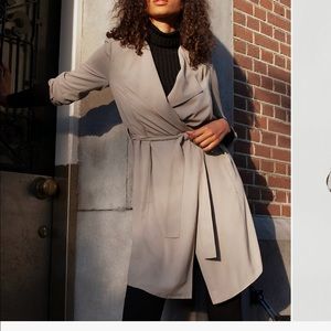 Aritzia flowy trench modern taupe